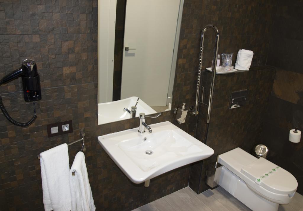 Hotel Barrio Nuevo 레브리자 외부 사진